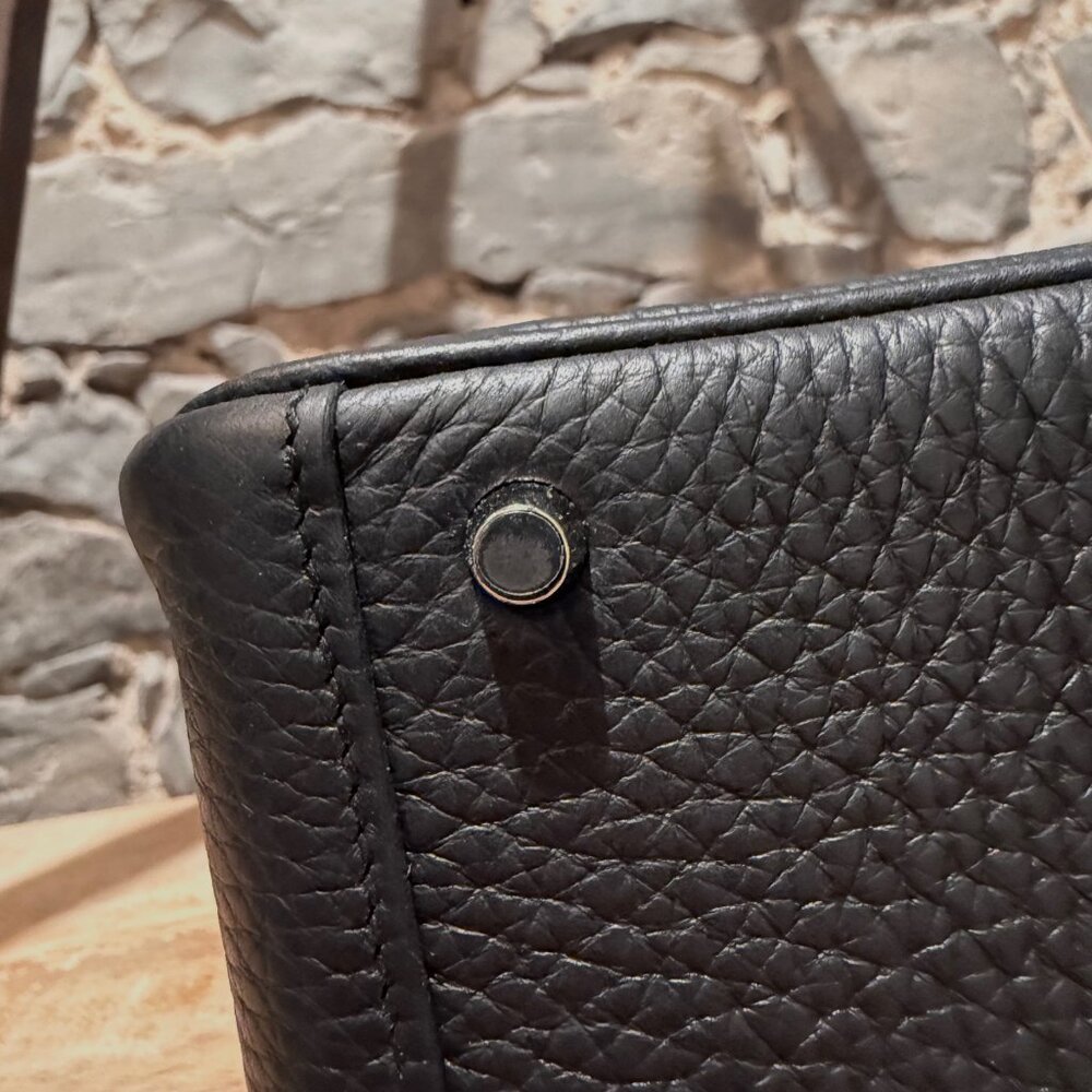 Hermès 2024 Black Taurillon Mini Lindy 20 Bag - Picture 9 of 16